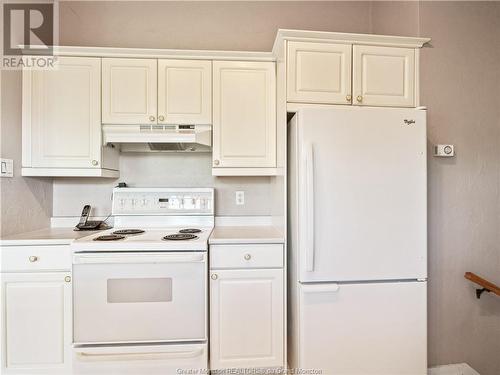 199 Chartersville, Dieppe, NB - Indoor Photo Showing Kitchen