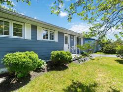 59 Paxton Drive  Dartmouth, NS B2W 4V2