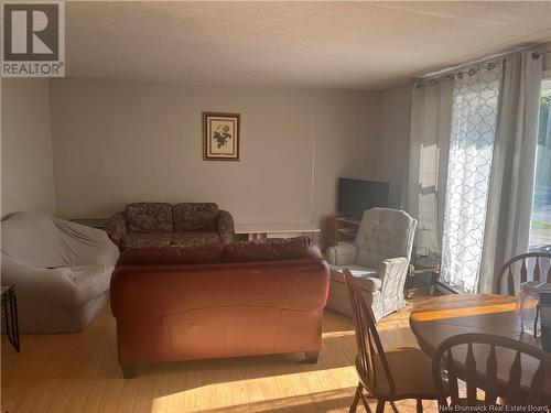 955 King Avenue, Bathurst, NB - Indoor Photo Showing Living Room