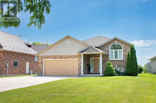 118 Colbeck Drive, Welland, ON - Outdoor With Facade