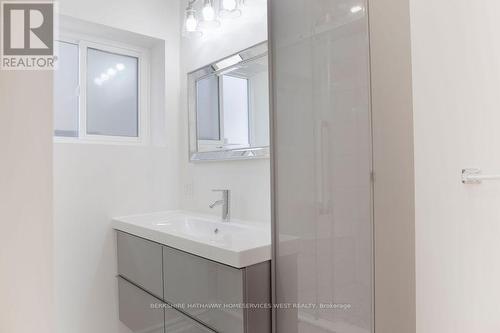 118 Colbeck Drive, Welland, ON - Indoor Photo Showing Bathroom