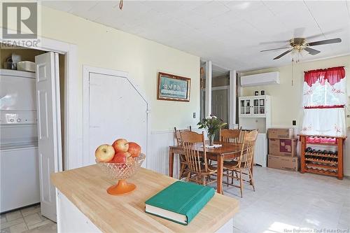 1210 Bridge Drive, Cambridge-Narrows, NB - Indoor Photo Showing Dining Room