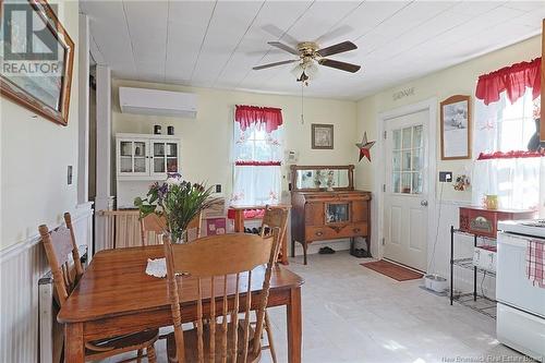 1210 Bridge Drive, Cambridge-Narrows, NB - Indoor Photo Showing Dining Room