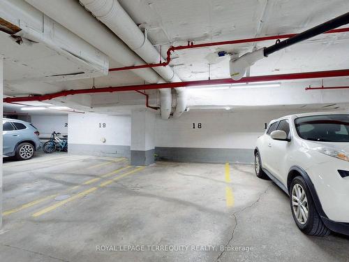 Ph1-39 Parliament St, Toronto, ON - Indoor Photo Showing Garage