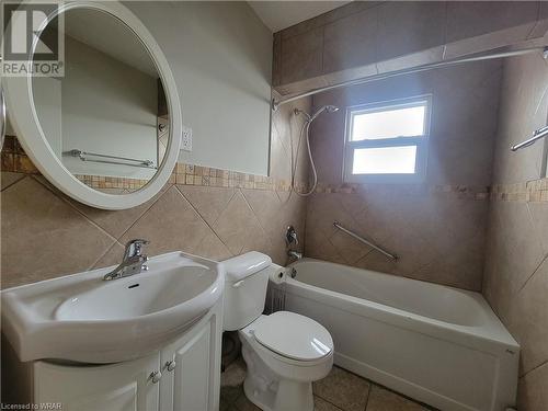 128 Ann Street Unit# Upper Floor, Kitchener, ON - Indoor Photo Showing Bathroom