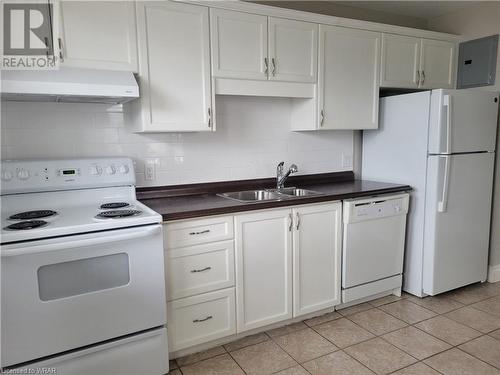 128 Ann Street Unit# Upper Floor, Kitchener, ON - Indoor Photo Showing Kitchen With Double Sink