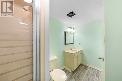 8 Mayfair Drive, Sarnia, ON - Indoor Photo Showing Bathroom