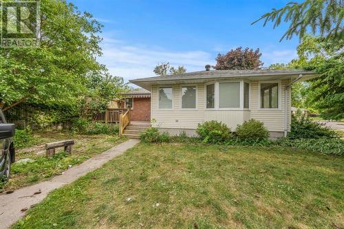 8 Mayfair Drive, Sarnia, ON - Outdoor