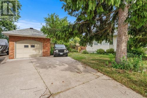 8 Mayfair Drive, Sarnia, ON - Outdoor