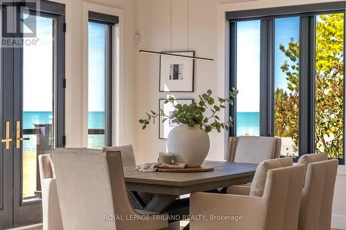 39 Beach Lane, Lambton Shores (Grand Bend), ON - Indoor Photo Showing Dining Room