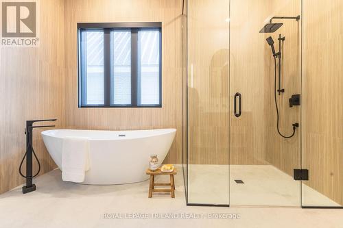 39 Beach Lane, Lambton Shores (Grand Bend), ON - Indoor Photo Showing Bathroom