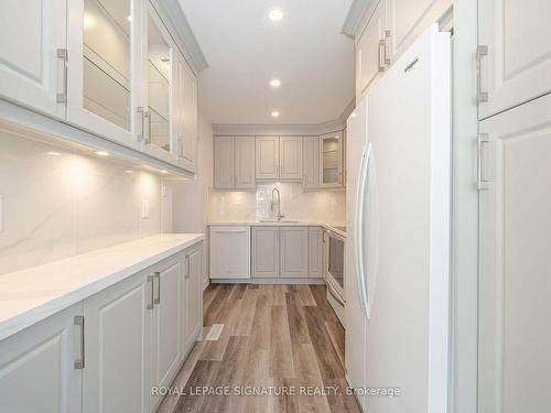 63-3400 Rhonda Valley Blvd, Mississauga, ON - Indoor Photo Showing Kitchen With Upgraded Kitchen