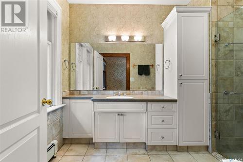 170 Angus Crescent, Regina, SK - Indoor Photo Showing Bathroom