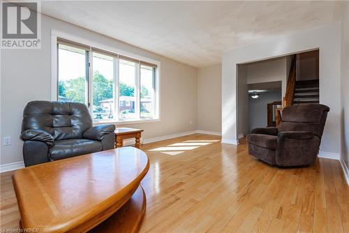 114 Veronica Drive, North Bay, ON - Indoor Photo Showing Living Room