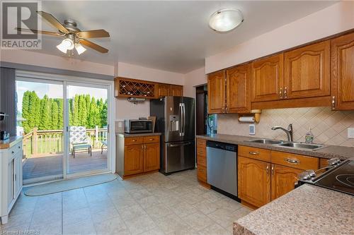 114 Veronica Drive, North Bay, ON - Indoor Photo Showing Kitchen With Double Sink