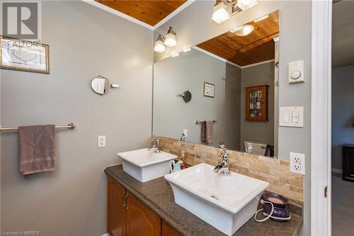 114 Veronica Drive, North Bay, ON - Indoor Photo Showing Bathroom