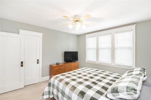 265 London Street S, Hamilton, ON - Indoor Photo Showing Bedroom