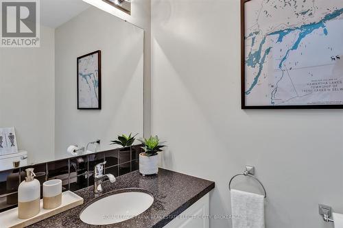 10 Peace Crescent, Peterborough, ON - Indoor Photo Showing Bathroom