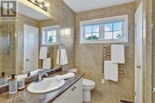 10 Peace Crescent, Peterborough, ON - Indoor Photo Showing Bathroom