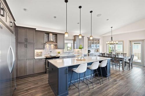 23 Fetterly Way, Headingley, MB - Indoor Photo Showing Kitchen With Upgraded Kitchen