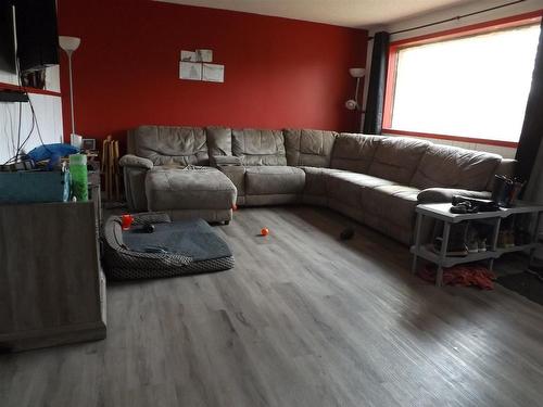 118 Maple Crescent, Atikokan, ON - Indoor Photo Showing Living Room