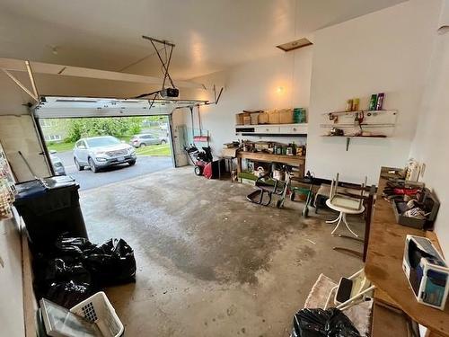 212 Sequoia Drive, Thunder Bay, ON - Indoor Photo Showing Garage