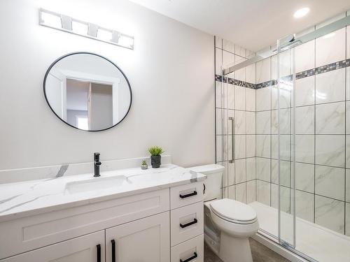 142 Clarke Street, Kamloops, BC - Indoor Photo Showing Bathroom