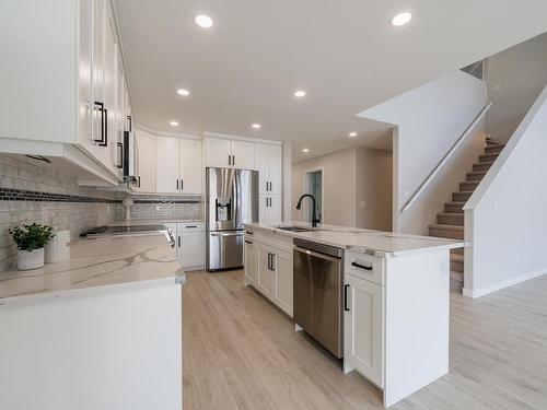 142 Clarke Street, Kamloops, BC - Indoor Photo Showing Kitchen With Stainless Steel Kitchen With Upgraded Kitchen