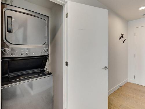 Laundry room - 501-4 Av. Donegani, Pointe-Claire, QC - Indoor Photo Showing Laundry Room