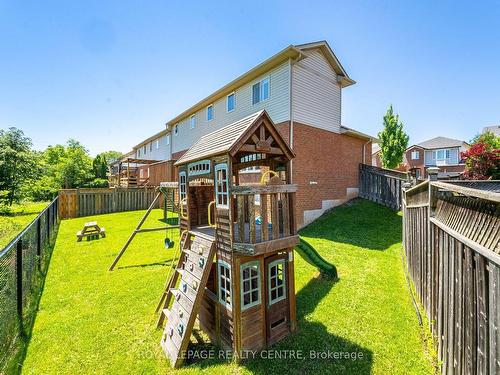 4010 Medland Dr, Burlington, ON - Outdoor