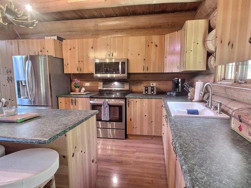 Cuisine - 1018 Ch. B.-Voisine, Rouyn-Noranda, QC - Indoor Photo Showing Kitchen With Double Sink