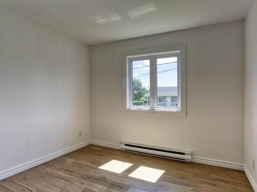 Bedroom - 631 204E Rue, Shawinigan, QC - Indoor Photo Showing Other Room