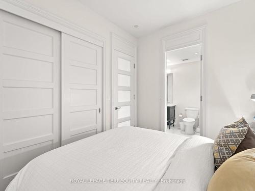 332-22 Leader Lane, Toronto, ON - Indoor Photo Showing Bedroom