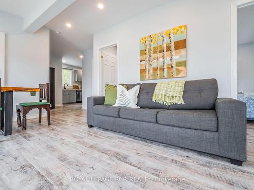 49-785 Caledon E Garafraxa Line, Caledon, ON - Indoor Photo Showing Living Room