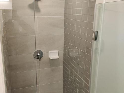 304-4675 Metcalfe Ave, Mississauga, ON - Indoor Photo Showing Bathroom