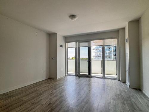 304-4675 Metcalfe Ave, Mississauga, ON - Indoor Photo Showing Other Room