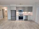 304-4675 Metcalfe Ave, Mississauga, ON  - Indoor Photo Showing Kitchen With Upgraded Kitchen 