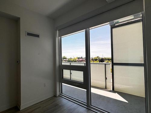 304-4675 Metcalfe Ave, Mississauga, ON -  Photo Showing Other Room