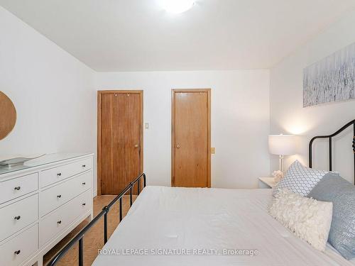 68 Albemarle St, Brantford, ON - Indoor Photo Showing Bedroom