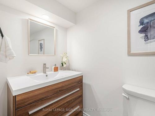 68 Albemarle St, Brantford, ON - Indoor Photo Showing Bathroom