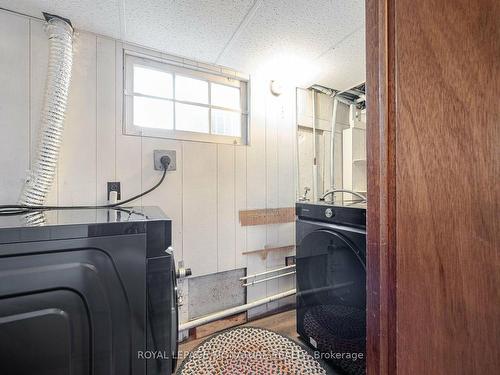 68 Albemarle St, Brantford, ON - Indoor Photo Showing Laundry Room