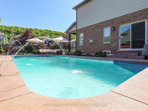 2 Hewitt Dr, Grimsby, ON - Outdoor With In Ground Pool