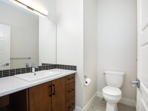 171-200 Grand Boulevard, Kamloops, BC - Indoor Photo Showing Bathroom