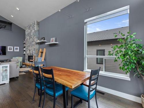 1990 Qu'Appelle Blvd, Kamloops, BC - Indoor Photo Showing Dining Room