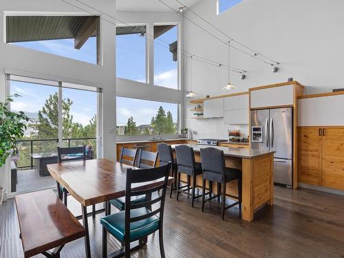 1990 Qu'Appelle Blvd, Kamloops, BC - Indoor Photo Showing Dining Room