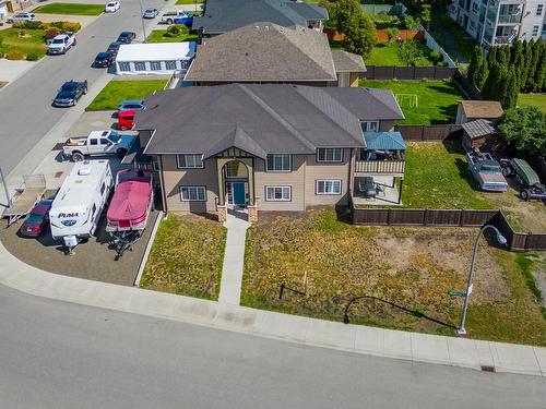 807 Arlington Crt, Kamloops, BC 