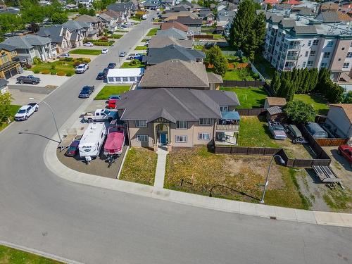 807 Arlington Crt, Kamloops, BC 