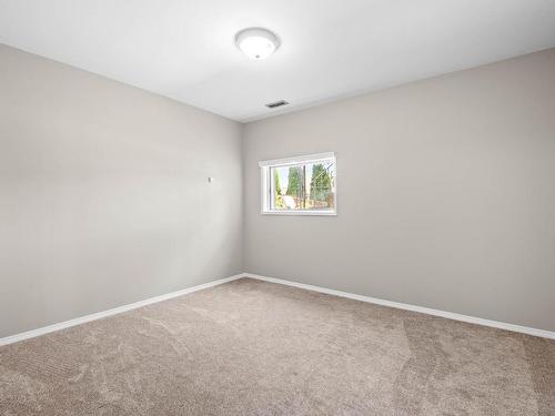 936 Surrey Ave, Kamloops, BC - Indoor Photo Showing Other Room