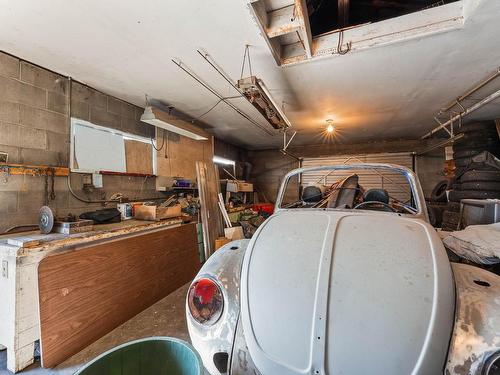 936 Surrey Ave, Kamloops, BC - Indoor Photo Showing Garage