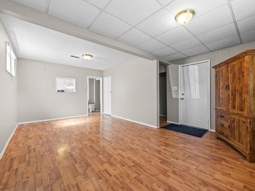 936 Surrey Ave, Kamloops, BC - Indoor Photo Showing Other Room